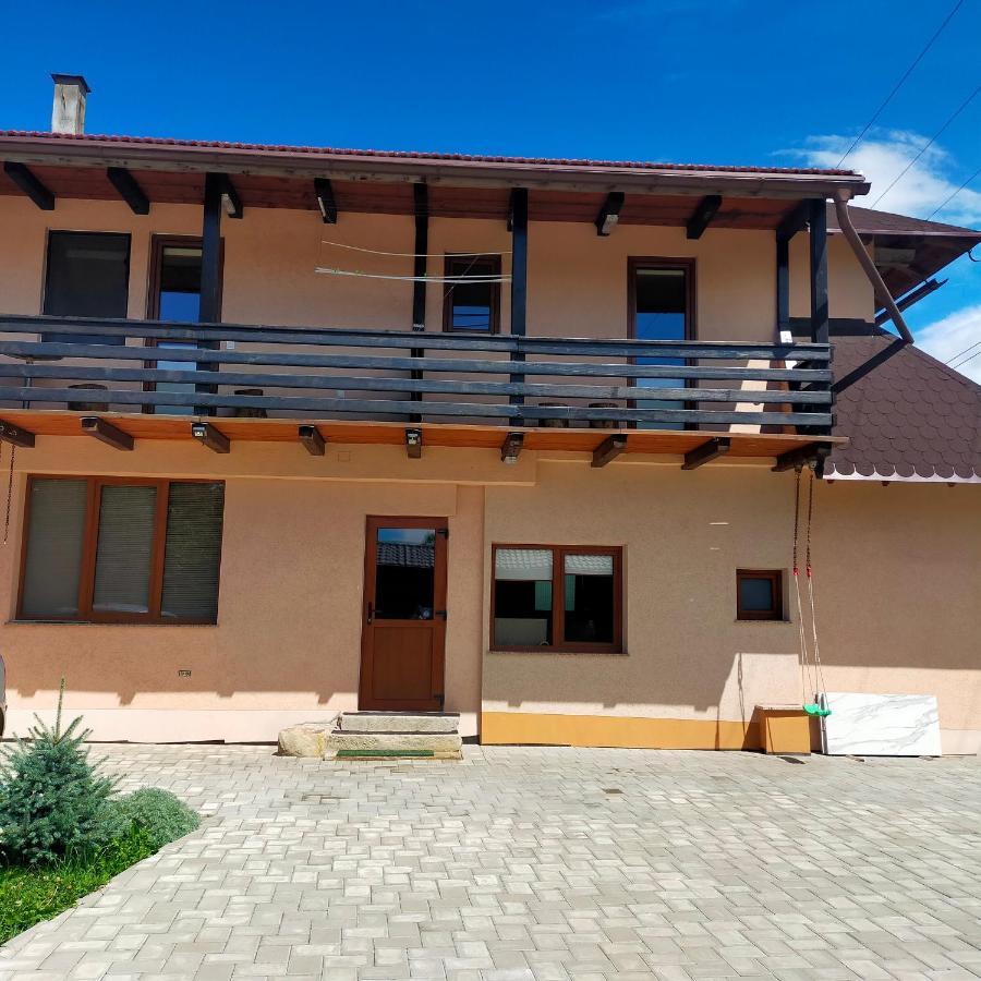 Casa Luna Gura Humorului Bagian luar foto