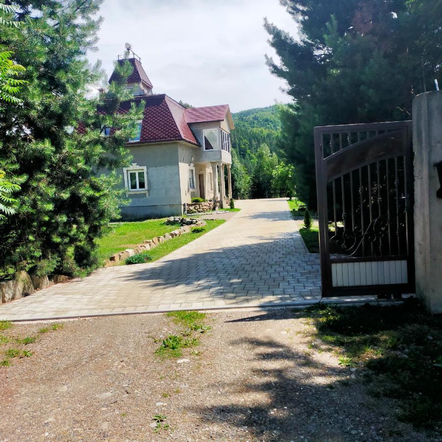 Casa Luna Gura Humorului Bagian luar foto